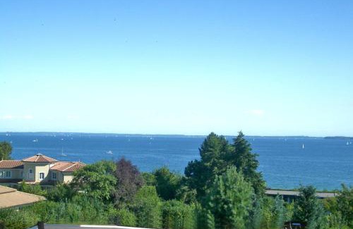 Sierksdorf Apartment | Inviting Gaestehaus Vogelsang with Oceanfront Views