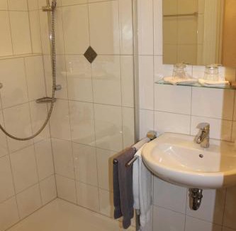 Lehrensteinsfeld House | Family-Friendly Retreat at Gaestehaus Zum Wolffenturm