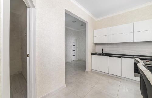 Arcadia Apartment | Gagarin 3-Bedroom Apartment: Top-Rated & Pet Friendly Stay