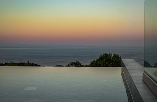 Korithi Villa | Gagouinos Cottage: Top-Rated 4-Star Getaway with Hot Tub