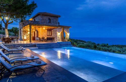 Korithi Villa | Gagouinos Cottage: Top-Rated 4-Star Getaway with Hot Tub