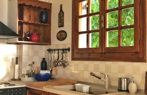 Diasella House | Gaia Guest House: Breathtaking Sea & Mountain Views