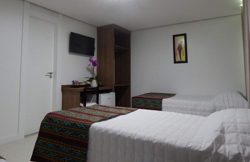 Cavaleiros Hotel | Gaia Suites Macaé: Guest Rated 10/10 with Family Amenities