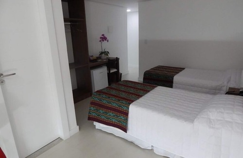Cavaleiros Hotel | Gaia Suites Macaé: Guest Rated 10/10 with Family Amenities
