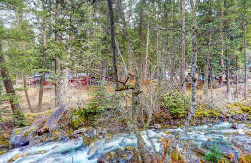 Wallowa County House | Gail's Lodge: Child-Friendly Getaway with Perfect 10 Rating