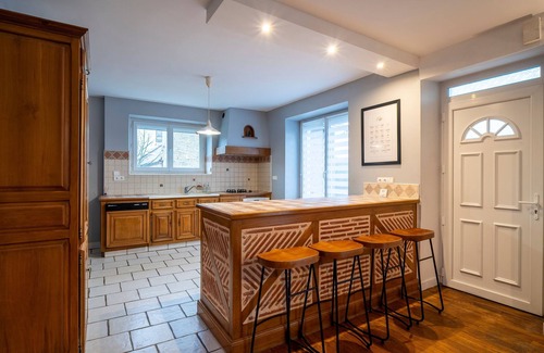 Brive-la-Gaillarde House | Gaillarde: Inviting Home with Large Garden for Families