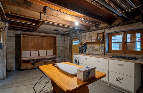 Brive-la-Gaillarde House | Gaillarde: Inviting Home with Large Garden for Families