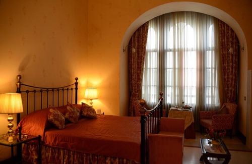 Gajner Hotel | Discover Gajner Palace: Family-Friendly with Top Amenities