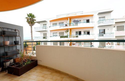 Albardeira Apartment | Cozy Galé Holiday Apartment with Oceanfront Views