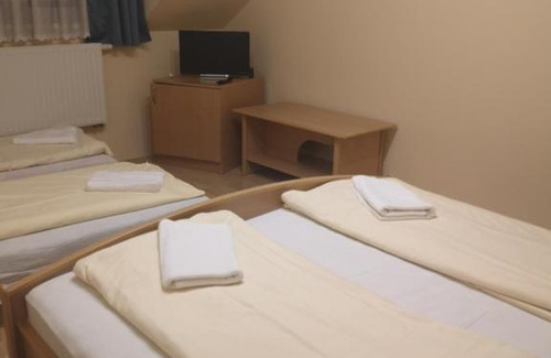 Sarvar House | Top-Rated Galéria Panzió: Family-Friendly Escape