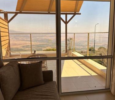 Misgav Am Cabin | Top-Rated Gal Banof with Hot Tub & Breakfast Included