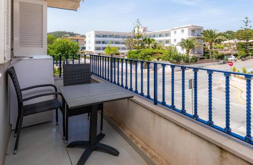 Cala Ratjada Apartment | Ideal Gala Hotel: Family-Friendly Retreat with Great Ratings