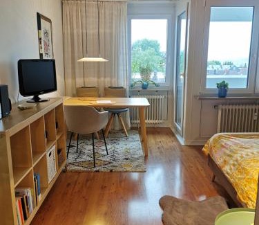 Konstanz Apartment | Oceanfront Gala Ferienwohnung in Konstanz - Family-Friendly Stay