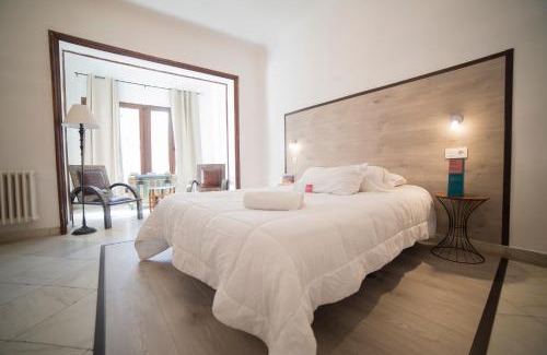Genil Hotel | Gala Placida 1923: Oceanfront Poolside Family Retreat