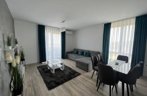Cordau Apartment | Top-Rated Gala Residence Baile Felix: Family-Friendly Stay
