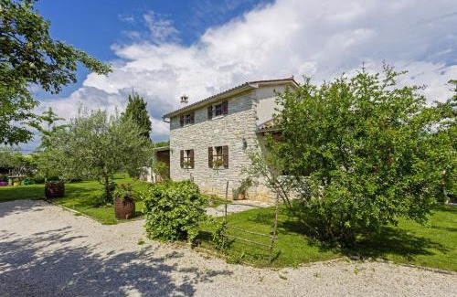 Prkacini House | Cozy Galant in Prkačini: Pet and Child Friendly Retreat