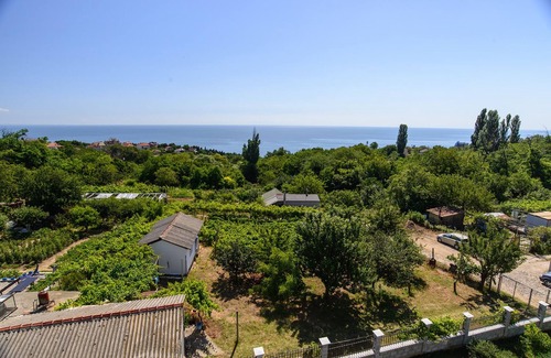 Varna Villa | Galata Residence: Relax in a Whirlpool with Lake Views!