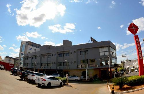 Patos de Minas Hotel | Discover Galatas Central Hotel with Pool & Family Amenities
