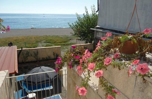 Fondachello House | GALATEA: Just Steps from the Ocean - Family-Friendly Retreat