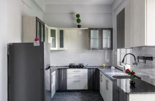 Jayanagar Apartment | Midtown Meridian by JadeCaps: Family-Friendly Stay Near HCG