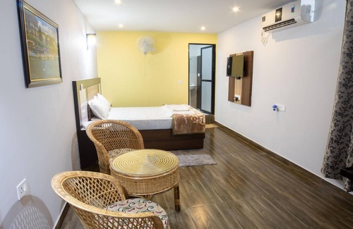 Siddharthanagar House | Budget-Friendly Galaxy Guest House with Family Amenities