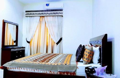 Gulshan-E-Jamal Hotel | Cozy Galaxy Inn: Family-Friendly with Free Breakfast