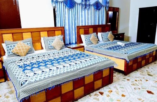 Gulshan-E-Jamal Hotel | Cozy Galaxy Inn: Family-Friendly with Free Breakfast