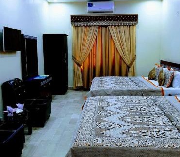 Gulshan-E-Jamal Hotel | Cozy Galaxy Inn: Family-Friendly with Free Breakfast