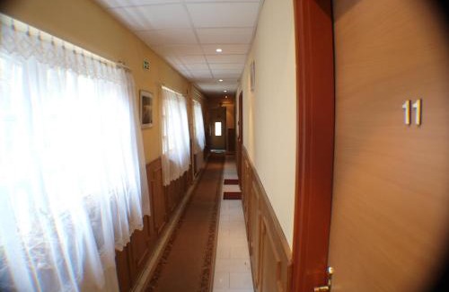 Salgotarjan Hotel | Cozy Galcsik Fogadó: Pet-Friendly Stay with Breakfast