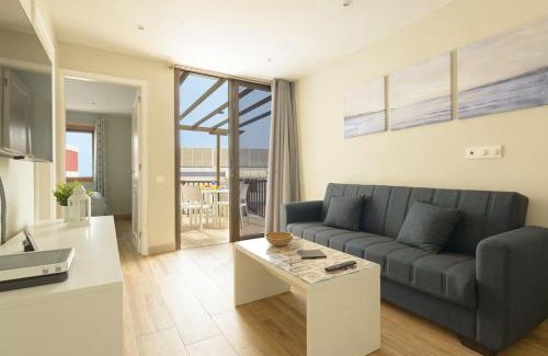San Agustin Apartment | Oceanfront Galea 301 San Agustín with Pool & Beach Views