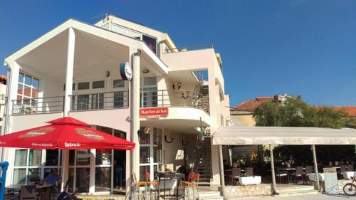 Iz Apartment | Galeb 2: Pet & Child Friendly Stay with Great Reviews