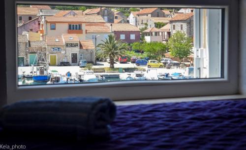 Iz Apartment | Galeb 2: Pet & Child Friendly Stay with Great Reviews