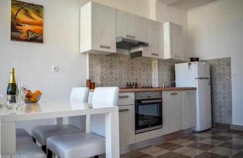 Iz Apartment | Pet-Friendly Galeb Hotel with High Guest Ratings