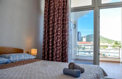 Iz Apartment | Pet-Friendly Galeb Hotel with High Guest Ratings