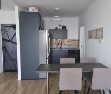 Netanya Apartment | Family-Friendly Stay at Galei Hayam Netanya, Rated 10/10