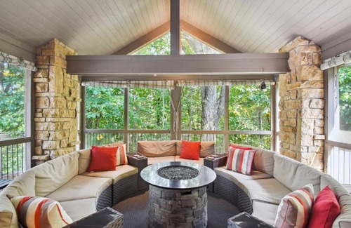 The Galena Territory House | Experience Relaxation: Galena Getaway with Hot Tub & Theater