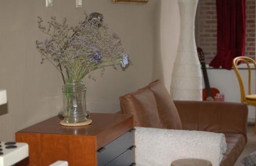 Delfshaven Apartment | Guest Rated: Galerie Petit Delfshaven with 9.1/10 Score!