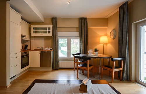 Ueberlingen Apartment | Cozy Galeriewohnung Stern: Family-Friendly with Kitchen