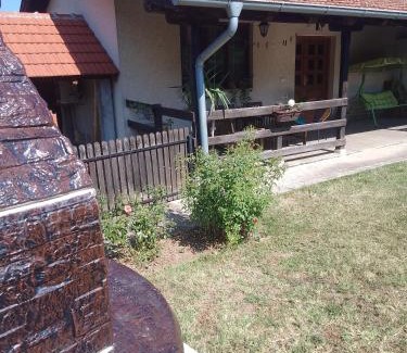Lipovac Apartment | Family-Friendly Stay at Jovanovic - Guest Rated 9.4/10