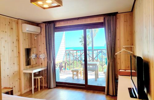 Seogwipo City House | Cozy Galeum Guesthouse: Rated 9/10 with Kitchen Amenities