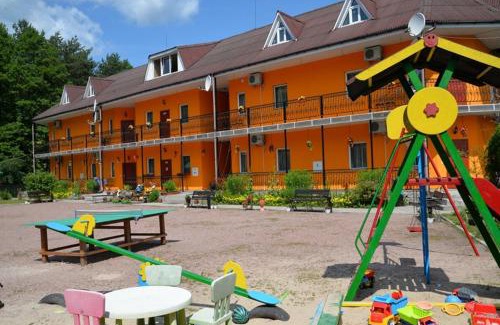 Svityazʼ Hotel | Oceanfront Galicky Dvir Hotel with Pool & Hot Tub