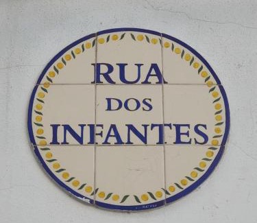 Beja Apartment | GALLE - Suite dos Infantes: Child-Friendly Retreat