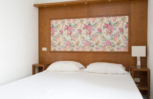 San Mamete Apartment | Family-Friendly Galleria Albogasio Apartment: Rated 8/10
