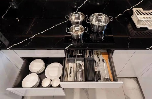 Ben Nghe Apartment | Galleria Modern Luxe 3BR - L81 Views w/Pool & Gym