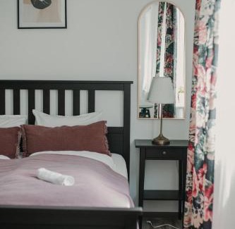 Martin Apartment | Gallery Apartment 3: Pet-Friendly Stay with High Guest Ratings