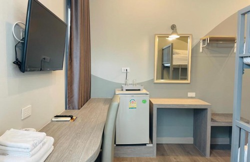 Sisaket Hotel | Stylish Gallery Design Hotel with Pool and Hot Tub Access