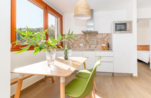 Can Ginebre Apartment | Gallinero - Family-Friendly Apartment in a Catalan Oasis