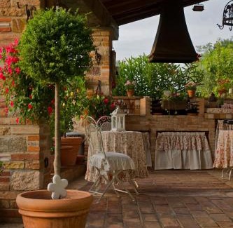 Monzambano Bed & Breakfast | Gallo delle Pille Country House: 4-Star Retreat with Pool
