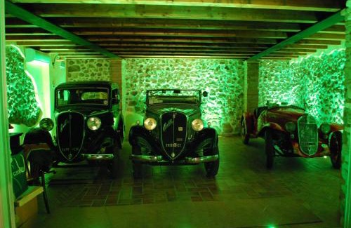 Monzambano Bed & Breakfast | Gallo delle Pille Country House: 4-Star Retreat with Pool