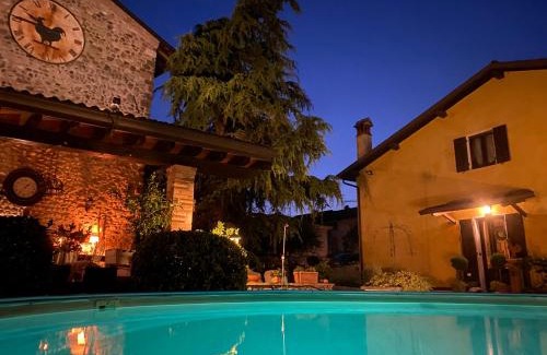 Monzambano Bed & Breakfast | Gallo delle Pille Country House: 4-Star Retreat with Pool